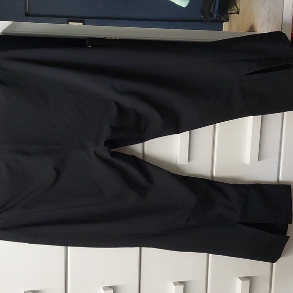 Patagonia black cropped pants - Picture 3 of 3